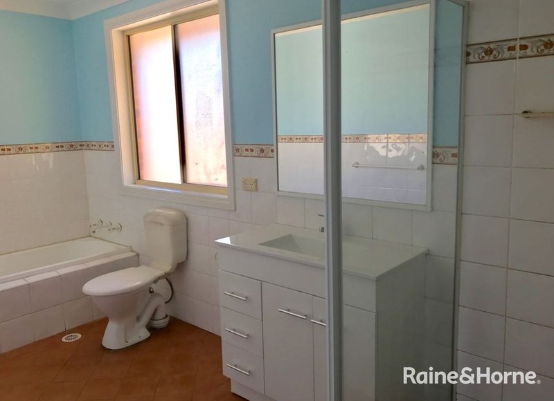 Photo - 7/1 Fields Road, Macquarie Fields NSW 2564 - Image 7