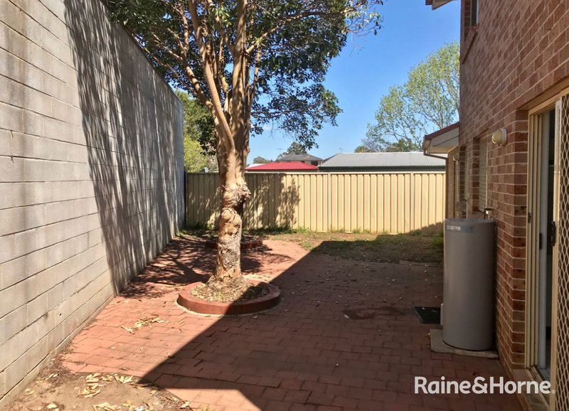 Photo - 7/1 Fields Road, Macquarie Fields NSW 2564 - Image 8