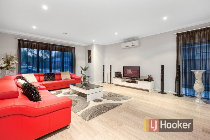 Photo - 71. Fiorelli Boulevard, Cranbourne East VIC 3977 - Image 3