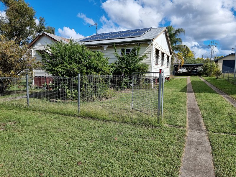 Photo - 71 Flinders St , Monto QLD 4630 - Image 1