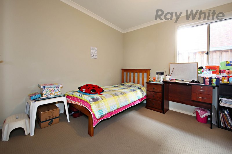 Photo - 71 Fongeo Drive, Point Cook VIC 3030 - Image 9