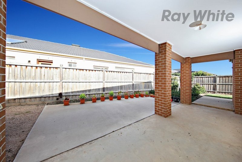 Photo - 71 Fongeo Drive, Point Cook VIC 3030 - Image 10