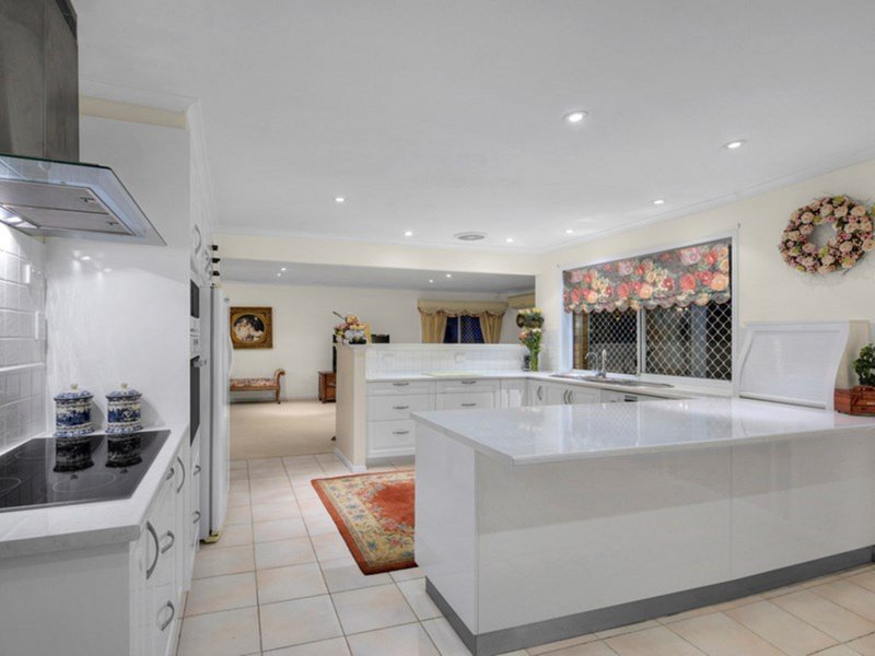 Photo - 71 Galaxy Street, Bridgeman Downs QLD 4035 - Image 6