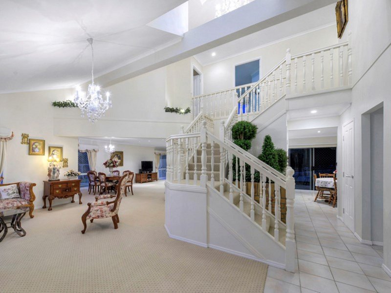 Photo - 71 Galaxy Street, Bridgeman Downs QLD 4035 - Image 9