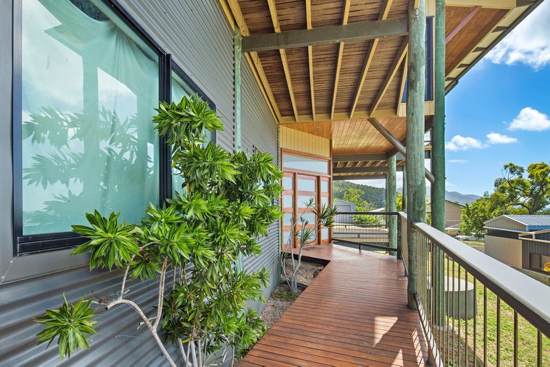 Photo - 71 Gloucester Avenue, Hideaway Bay QLD 4800 - Image 4