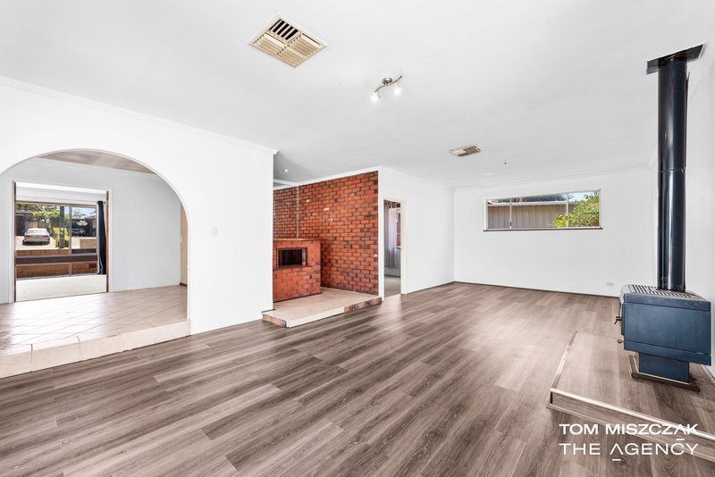 Photo - 71 Glyndebourne Avenue, Thornlie WA 6108 - Image 6