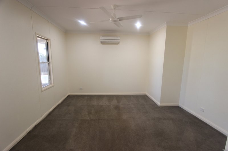 Photo - 71 Goshawk Circle, Nickol WA 6714 - Image 4