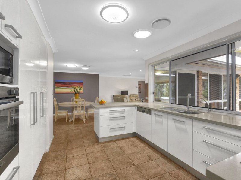 Photo - 71 Halleys Crescent, Bridgeman Downs QLD 4035 - Image 6