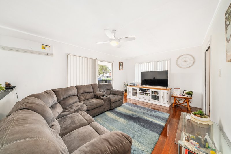 Photo - 71 Hedge Street, Strathpine QLD 4500 - Image 2