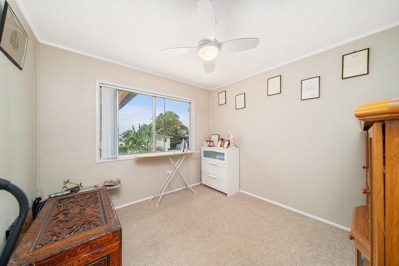 Photo - 71 Hedge Street, Strathpine QLD 4500 - Image 5