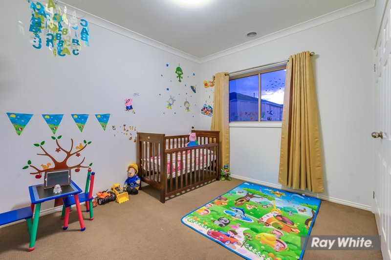 Photo - 71 Inverell Pkwy , Tarneit VIC 3029 - Image 13