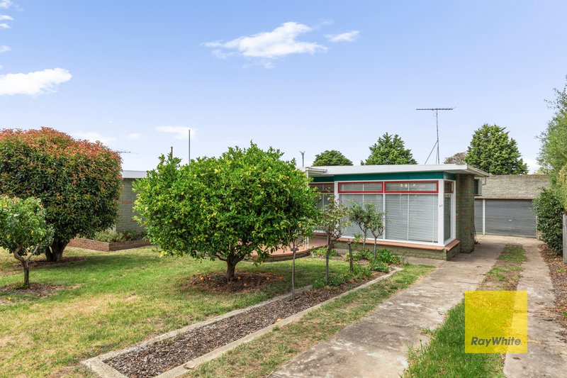 Photo - 71 James Street, Belmont VIC 3216 - Image 2