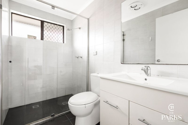 Photo - 71 Kalang Road, Edensor Park NSW 2176 - Image 9
