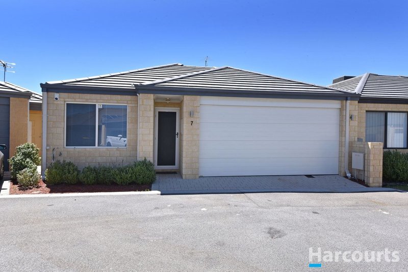 Photo - 7/1 Lemann Turn, Banksia Grove WA 6031 - Image 3