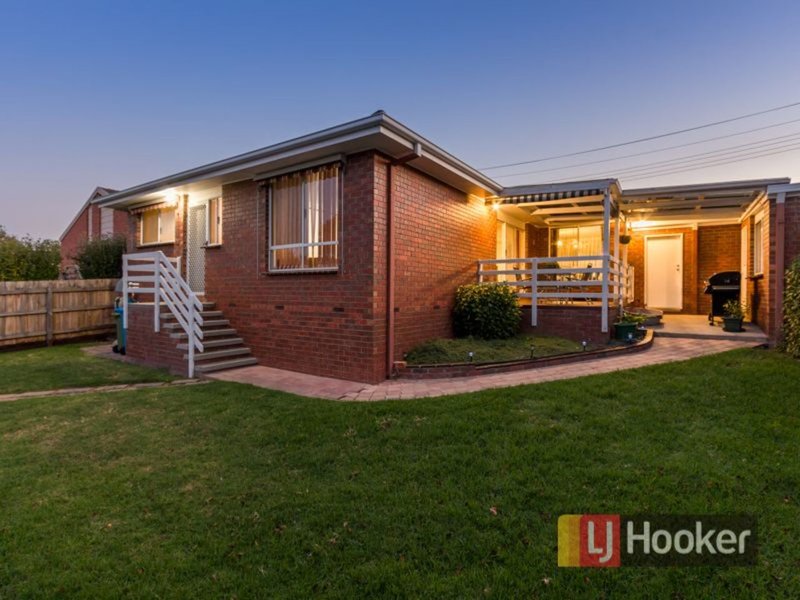 Photo - 71 Leopold Crescent, Hampton Park VIC 3976 - Image 3