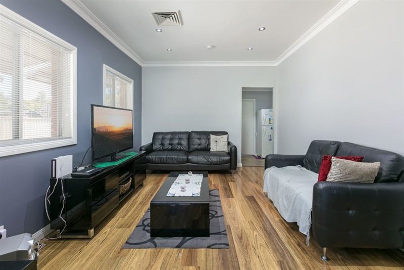 Photo - 71 Lucas Road, Lalor Park NSW 2147 - Image 4