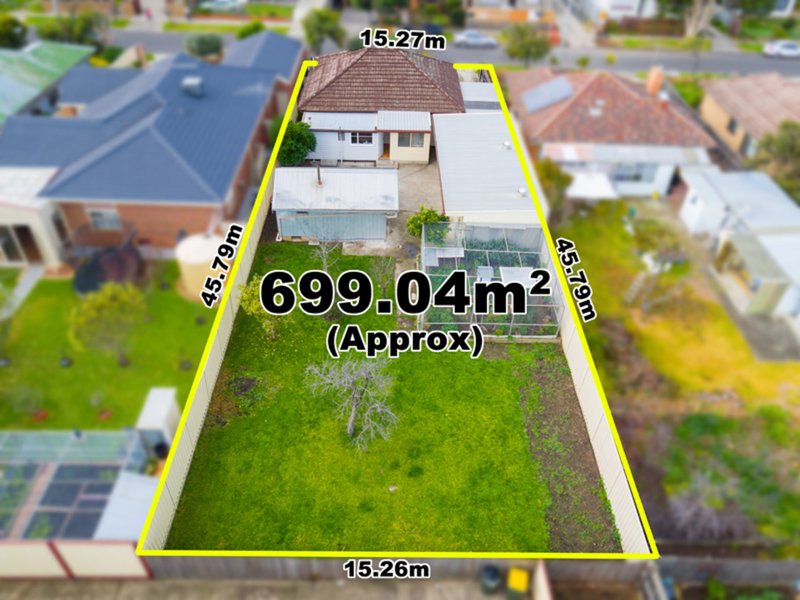 Photo - 71 Millawa Avenue, St Albans VIC 3021 - Image 2