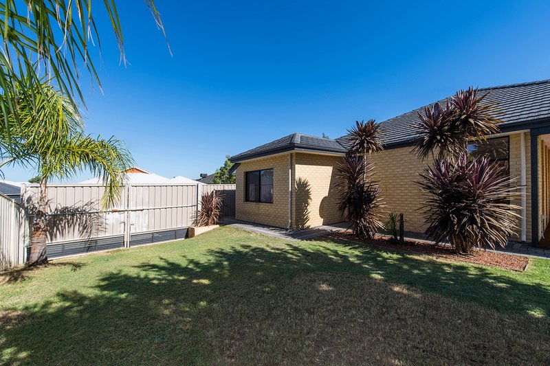 Photo - 71 Nottely Crescent, Secret Harbour WA 6173 - Image 17