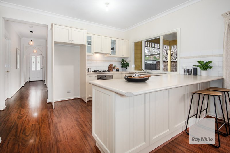 Photo - 71 Oakview Parade, Caroline Springs VIC 3023 - Image 6