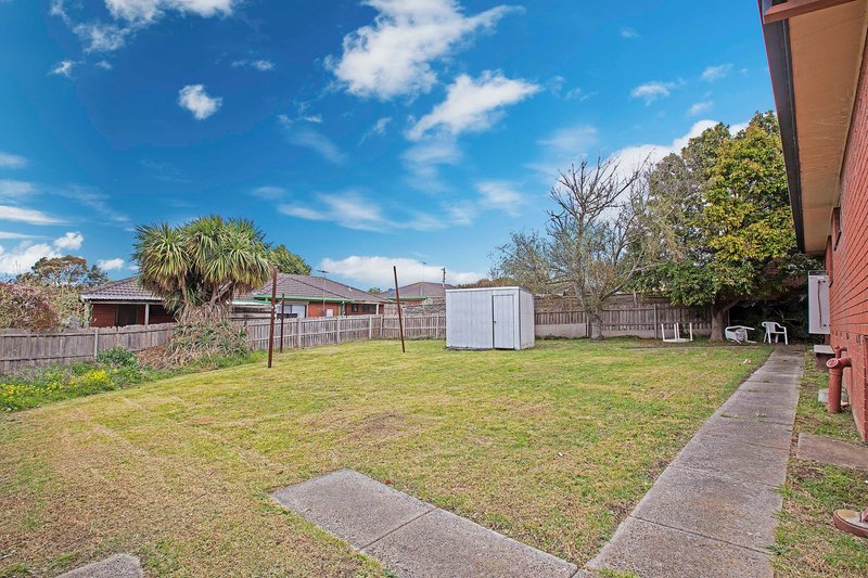 Photo - 71 Oberon Drive, Belmont VIC 3216 - Image 2