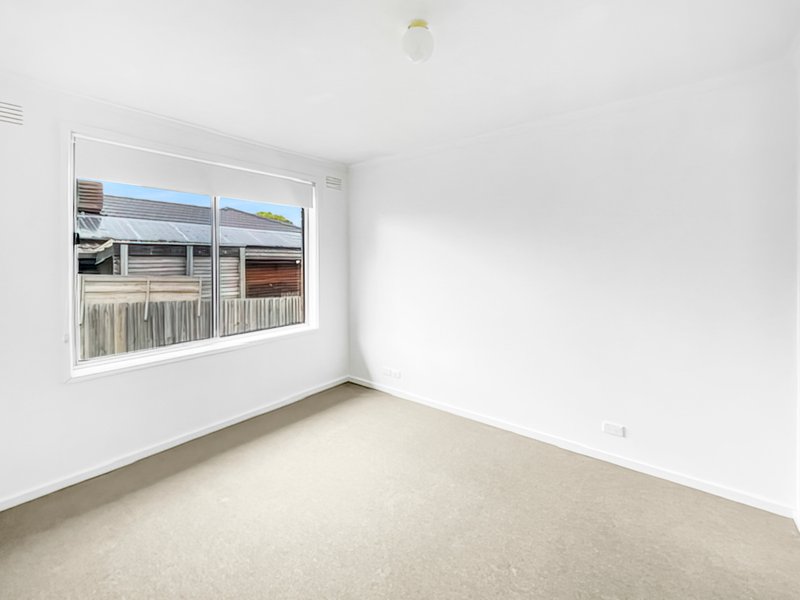 Photo - 71 Oberon Drive, Belmont VIC 3216 - Image 7