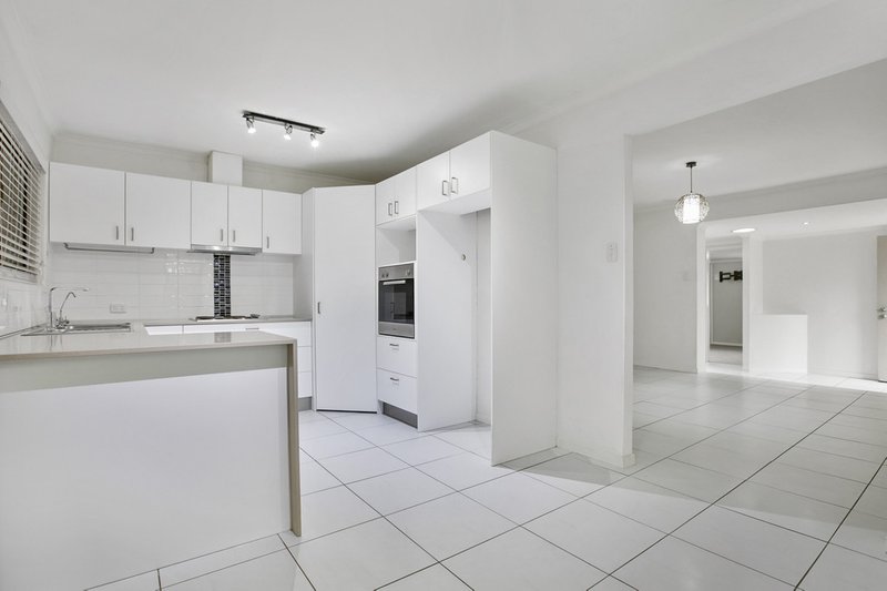 Photo - 71 Ogilvie Street, Alexandra Hills QLD 4161 - Image 4