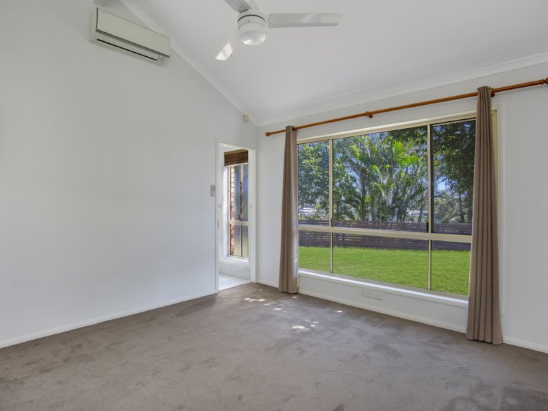 Photo - 71 Paddington Drive, Carrara QLD 4211 - Image 4