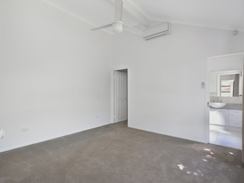 Photo - 71 Paddington Drive, Carrara QLD 4211 - Image 5