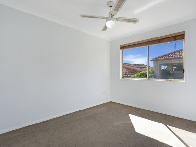 Photo - 71 Paddington Drive, Carrara QLD 4211 - Image 7