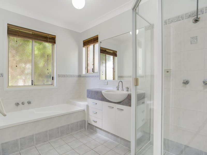 Photo - 71 Paddington Drive, Carrara QLD 4211 - Image 9