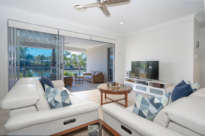 Photo - 71 Pentas Drive, Bongaree QLD 4507 - Image 4