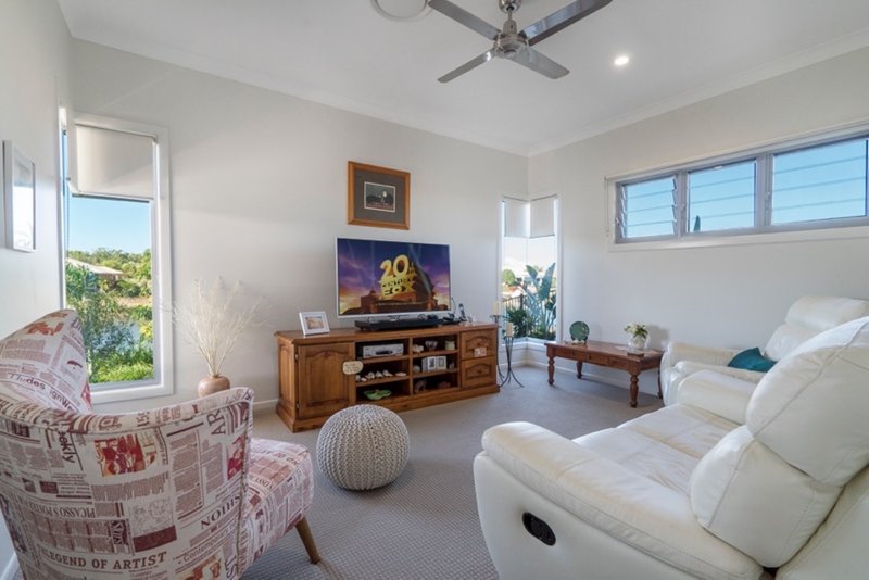 Photo - 71 Pentas Drive, Bongaree QLD 4507 - Image 8