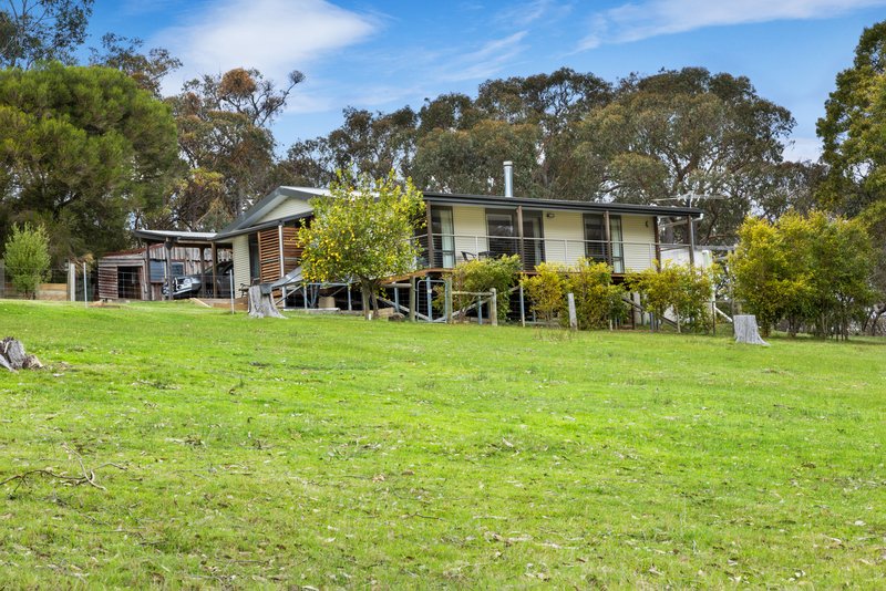 Photo - 71 Red Hill Road, Raglan VIC 3373 - Image 2