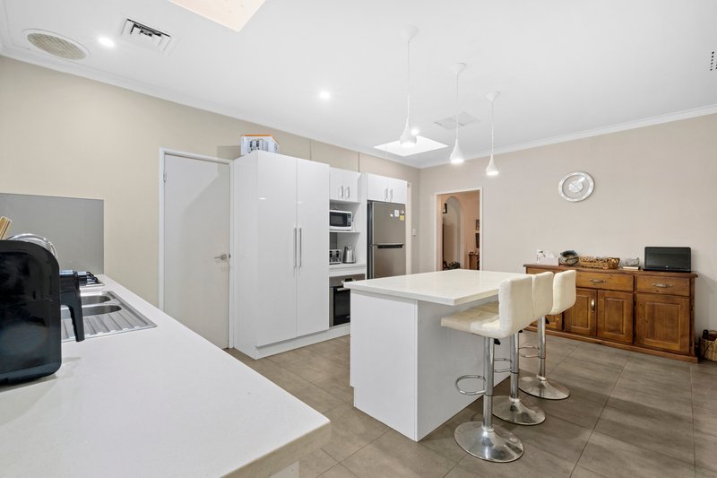 Photo - 71 Regency Drive, Thornlie WA 6108 - Image 9