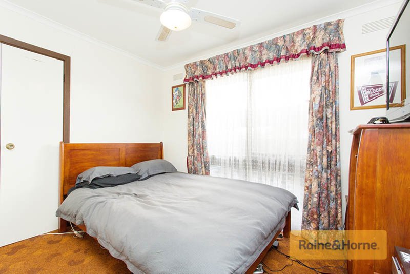 Photo - 71 Richard Road, Melton South VIC 3338 - Image 3