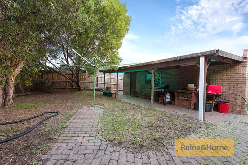 Photo - 71 Richard Road, Melton South VIC 3338 - Image 10