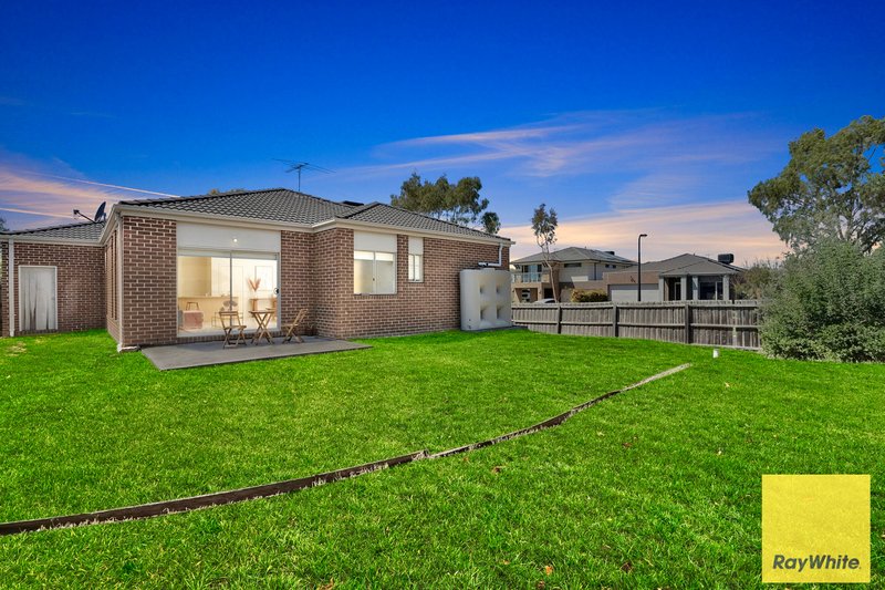 Photo - 71 Rose Grange Boulevard, Tarneit VIC 3029 - Image 16