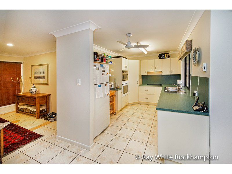 Photo - 71 Rosewood Drive, Norman Gardens QLD 4701 - Image 7