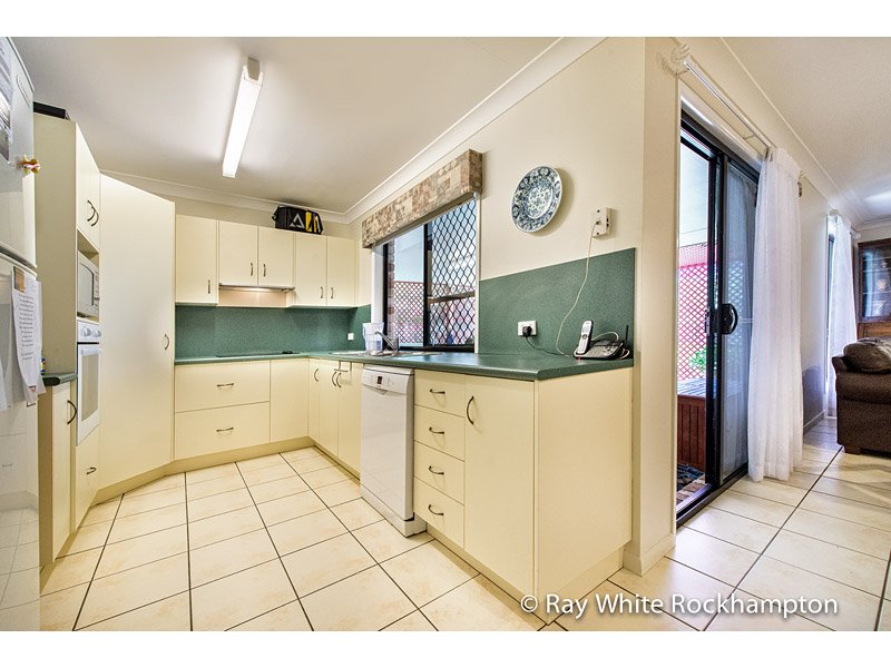 Photo - 71 Rosewood Drive, Norman Gardens QLD 4701 - Image 8