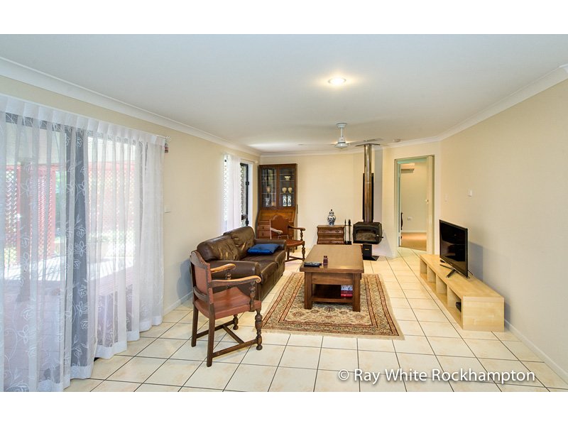 Photo - 71 Rosewood Drive, Norman Gardens QLD 4701 - Image 10