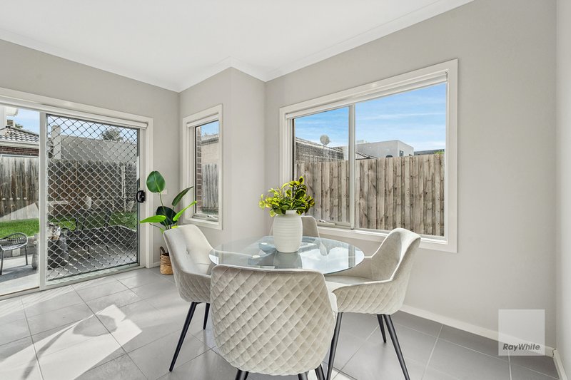 Photo - 71 Rowan Drive, Kealba VIC 3021 - Image 5