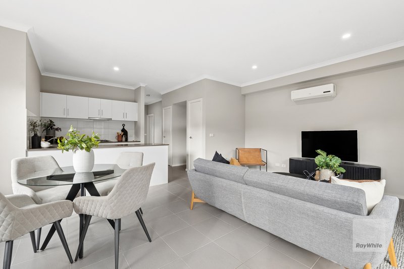 Photo - 71 Rowan Drive, Kealba VIC 3021 - Image 7