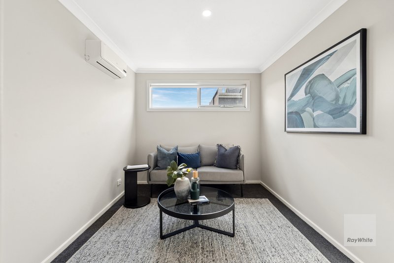 Photo - 71 Rowan Drive, Kealba VIC 3021 - Image 8