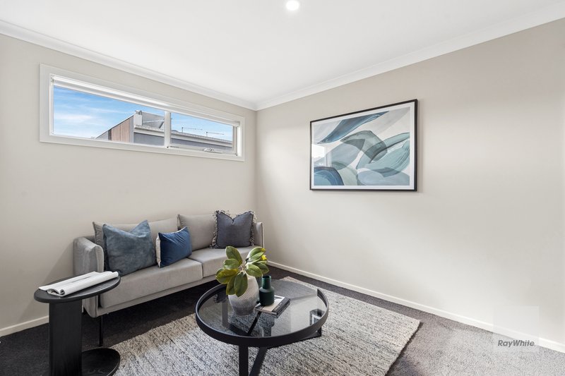 Photo - 71 Rowan Drive, Kealba VIC 3021 - Image 9