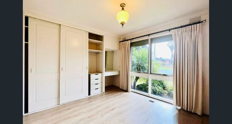 Photo - 71 Sheahans Road, Bulleen VIC 3105 - Image 3