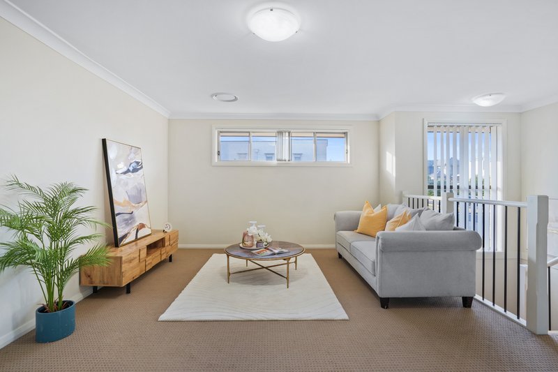 Photo - 71 Springbrook Boulevard, North Kellyville NSW 2155 - Image 6