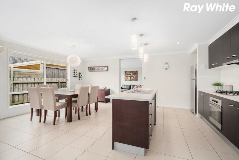 Photo - 71 Storey Drive, Pakenham VIC 3810 - Image 6