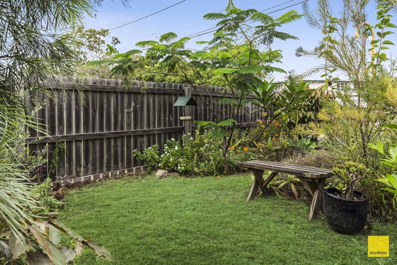 Photo - 71 Stradbroke Avenue, Wynnum QLD 4178 - Image 4