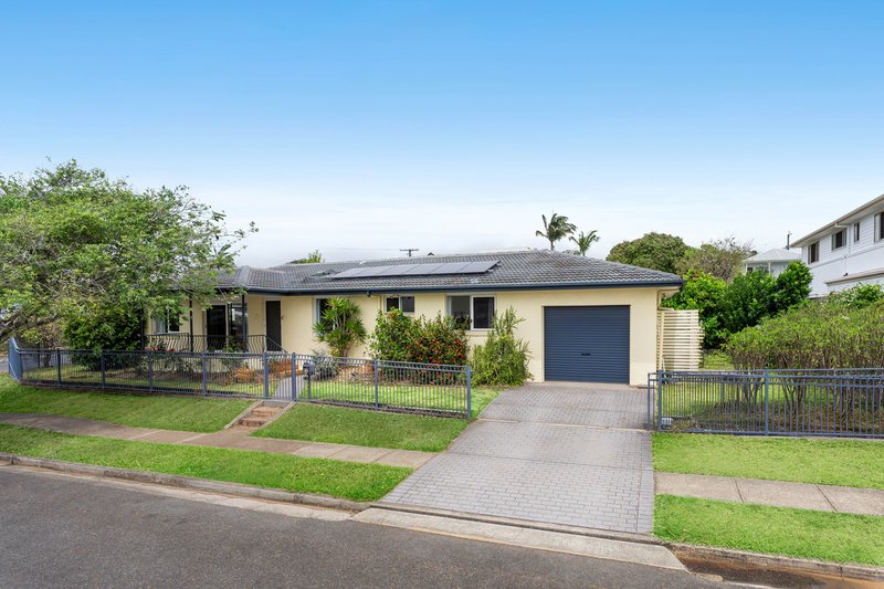 Photo - 71 Stratton Terrace, Wynnum QLD 4178 - Image 1