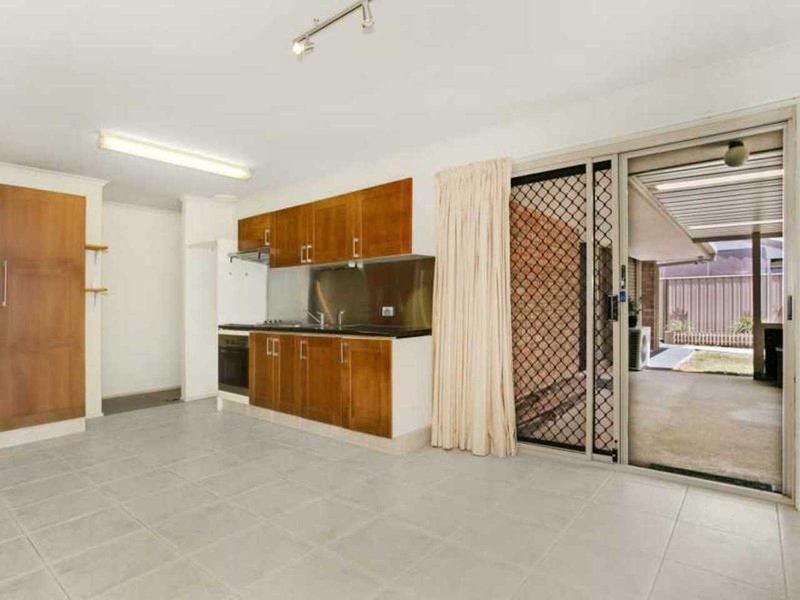 Photo - 71 Studio Drive, Oxenford QLD 4210 - Image 2